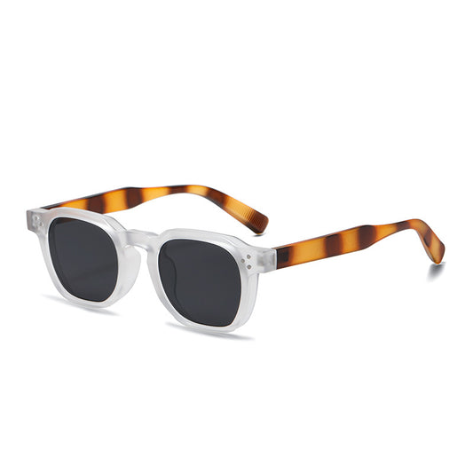 Fashion Round Frame Studded Sunglasses for Eye Protection