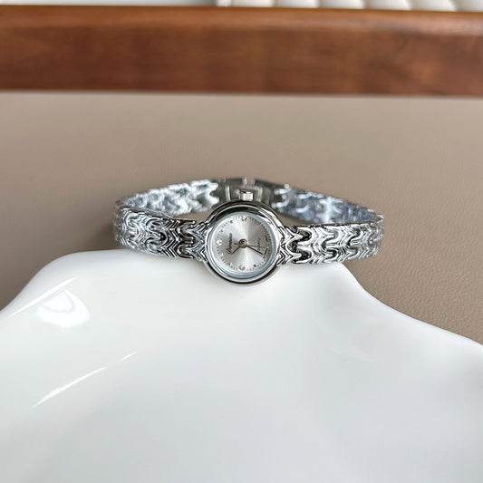 Buy Refined Womens Watch for the Modern Niche Woman
global swanky 2