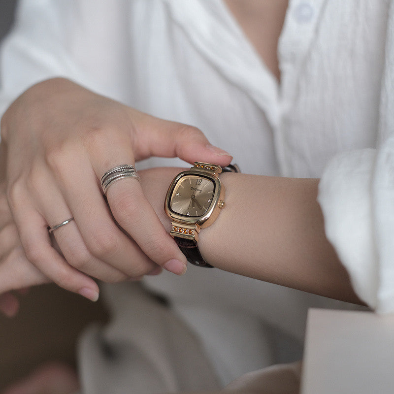 Buy Retro-Style Womens Watch with Minimalist Square Dial
global swanky 3