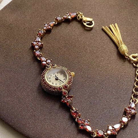 Buy Vintage Square Watch for Women with Dainty Wheat Design
global swanky 1