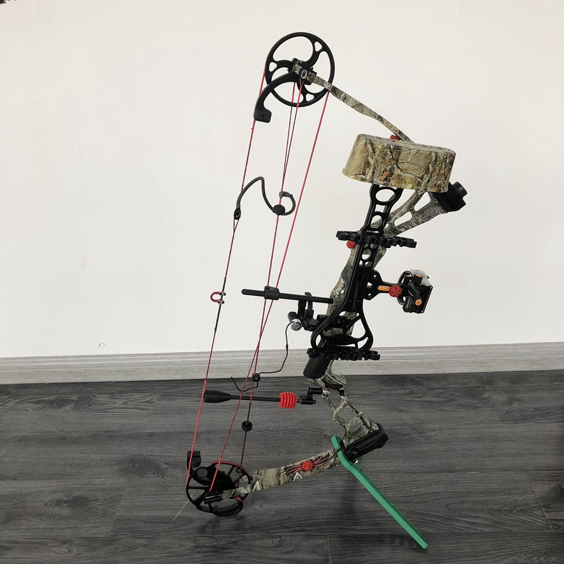 Compound Bow and Arrow Box – Complete Archery Equipment Set
global-swanky 1