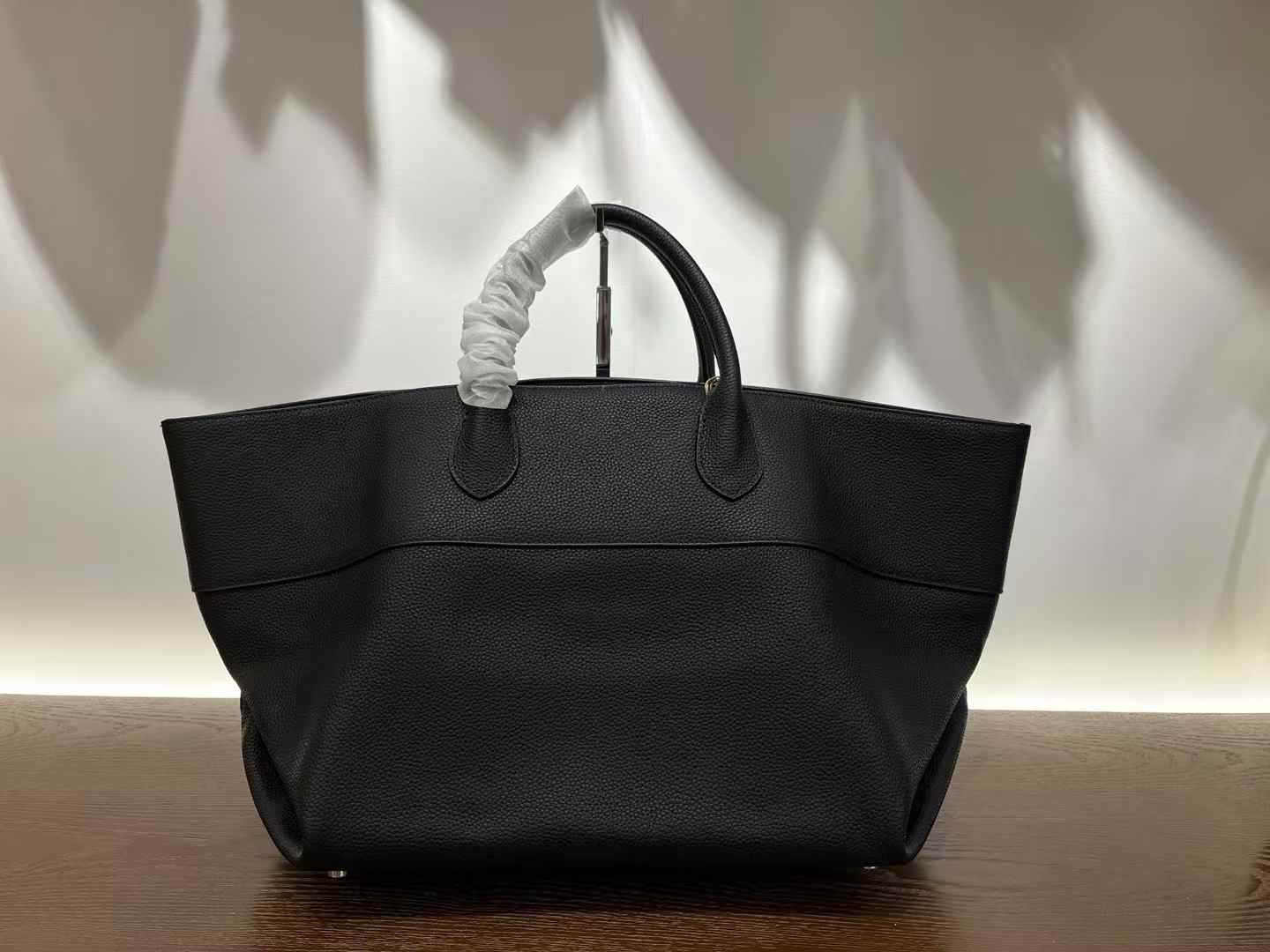 Large Capacity Cowhide Totes With Simple First Layer Style Bag Global swanky 1