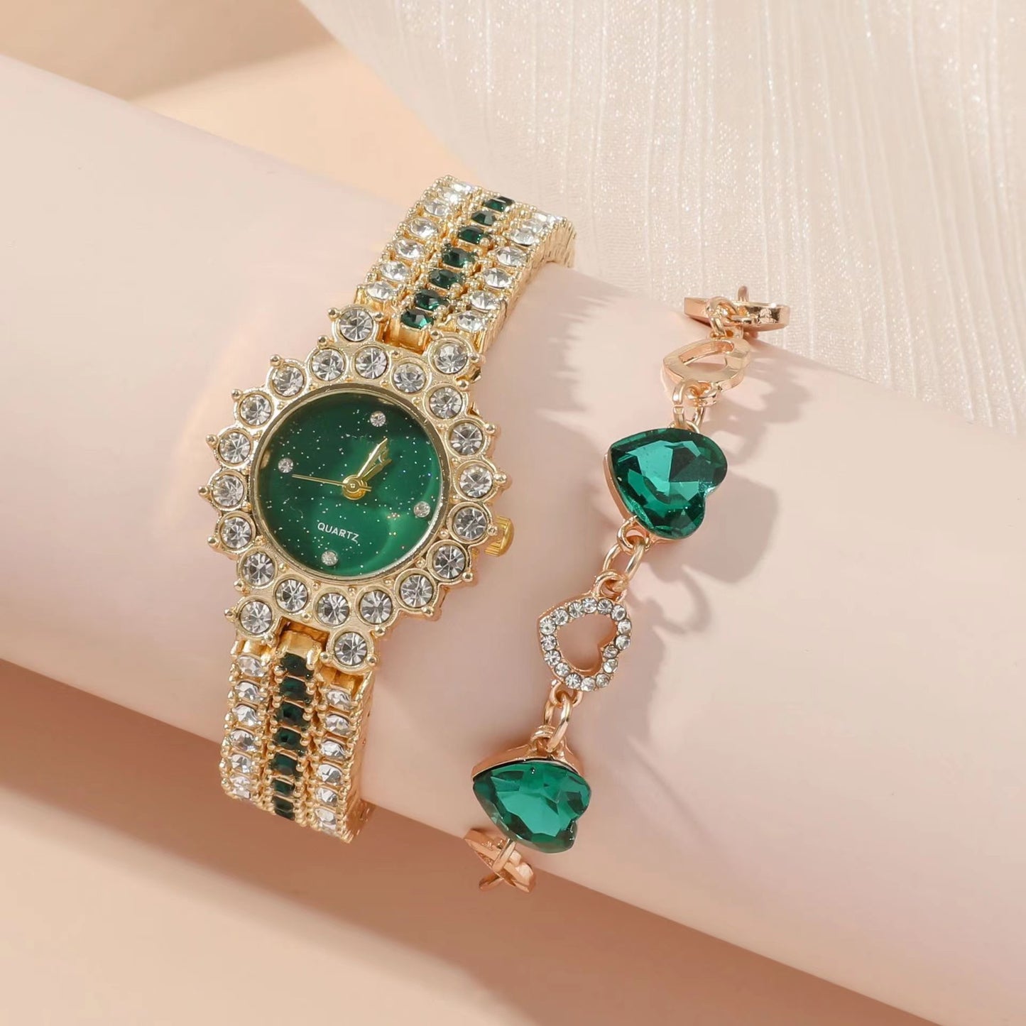  Popular Small Green Women’s Watch Quartz Steel Belt Ring Set
global-swanky - 3