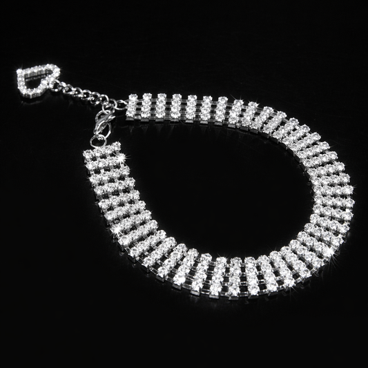 Rhinestone Pet Collar – Four-Row Heart-Shaped Chain for Pets
global-swanky-3