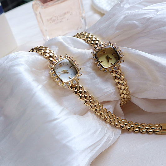 Women’s Niche Vintage Thin-Chain Watch – Timeless Design
global-swanky 3