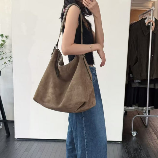 Womens High-Capacity Commuter Shoulder Bag Sleek & Trendy Design globalswanky 3