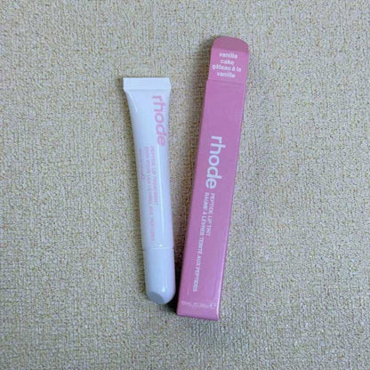 Moisturizing tinted lip gloss and lipstick