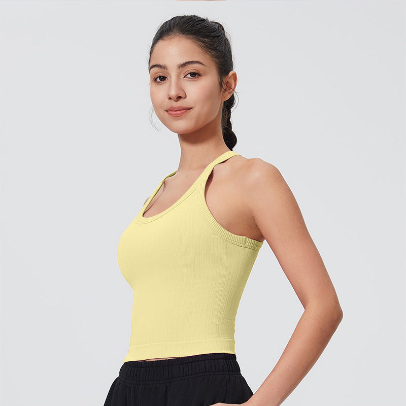 A breathable and slimming running sport top for a beautiful back