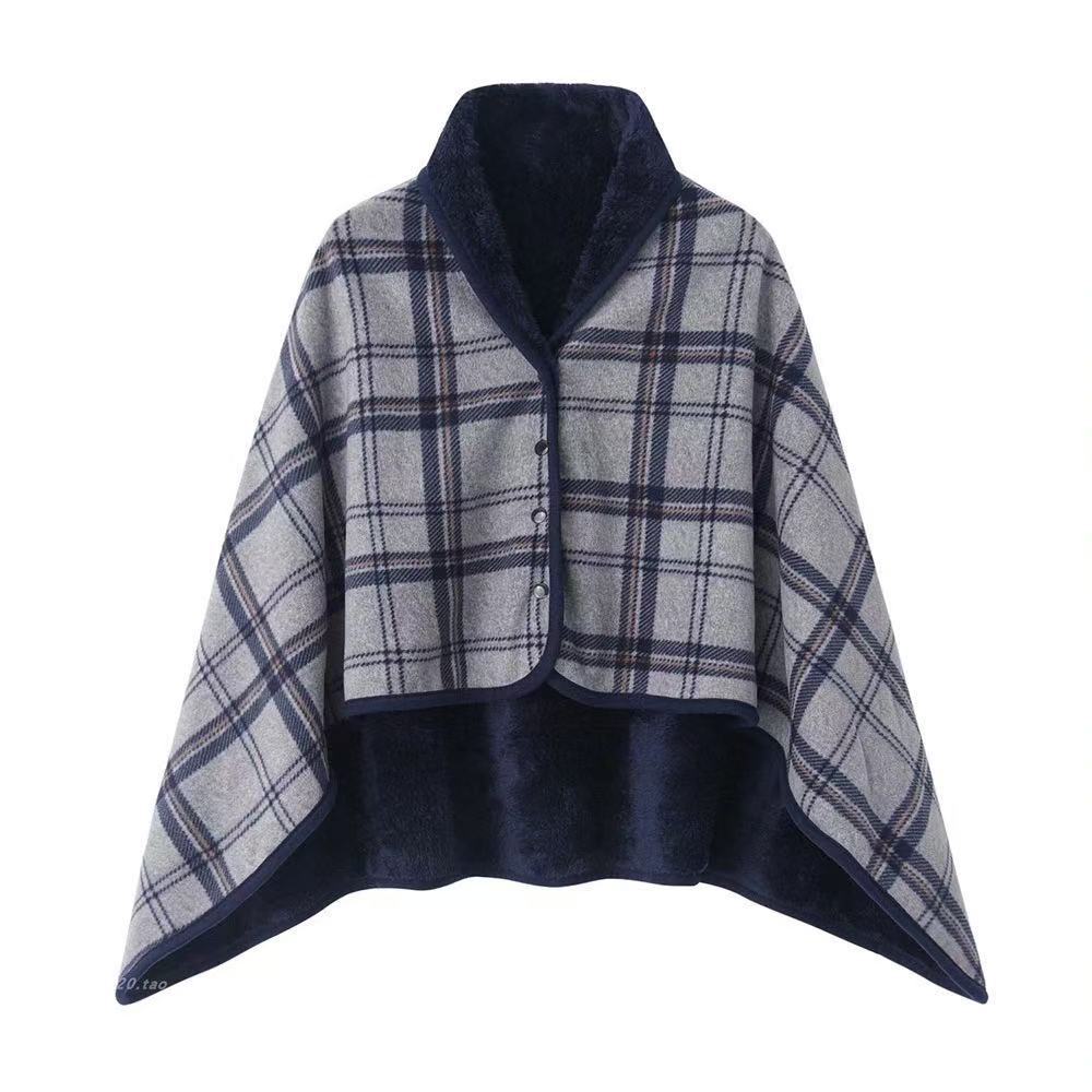 A buttoned shawl blanket for lunch break