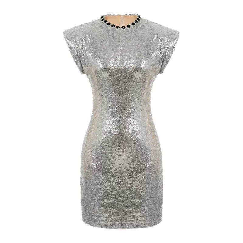 A cold and mature woman style dress