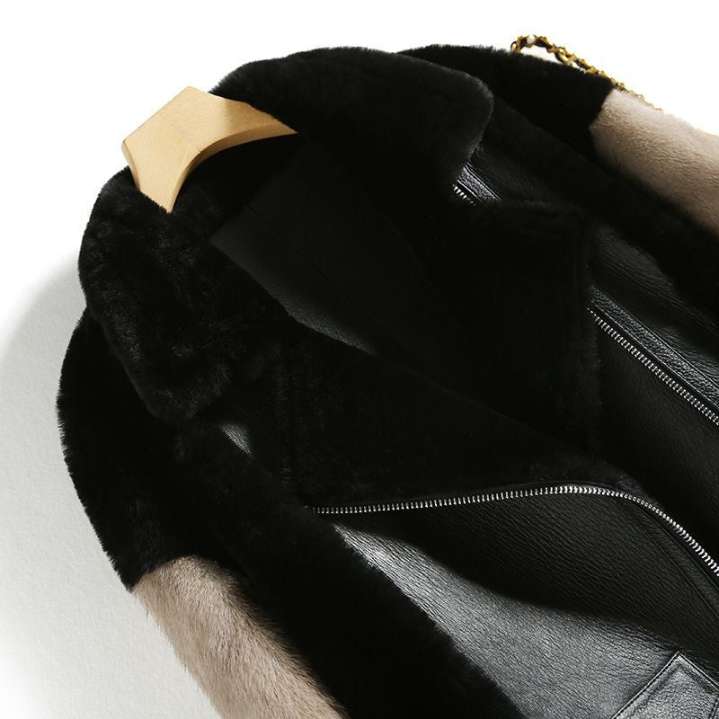A fur-and-cloth integrated waterfowl fur coat