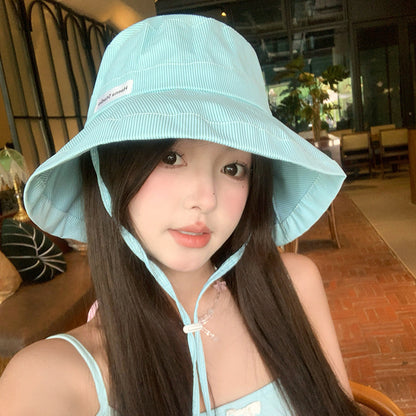 A Japanese-style fresh striped fisherman's hat