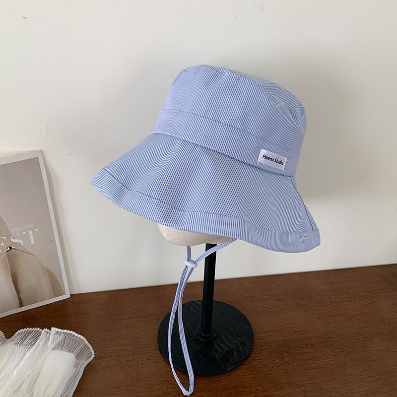 A Japanese-style fresh striped fisherman's hat