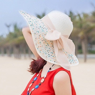 A large-brim sun hat for women's summer sun protection