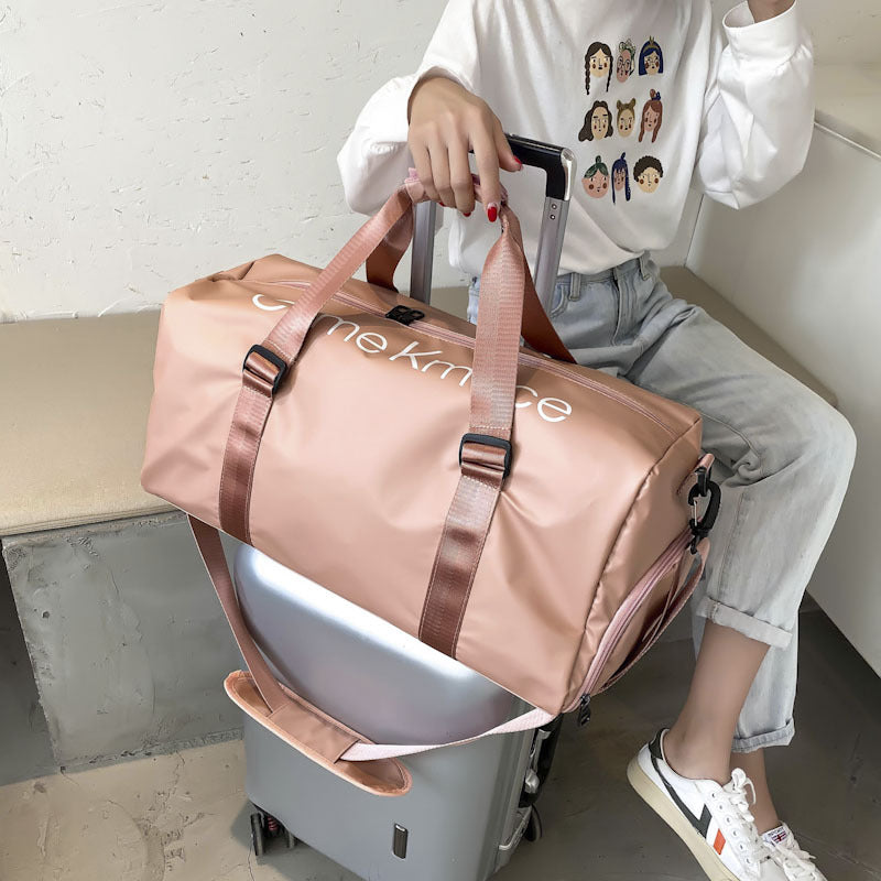 A large-capacity hand-held travel bag with a pull handle