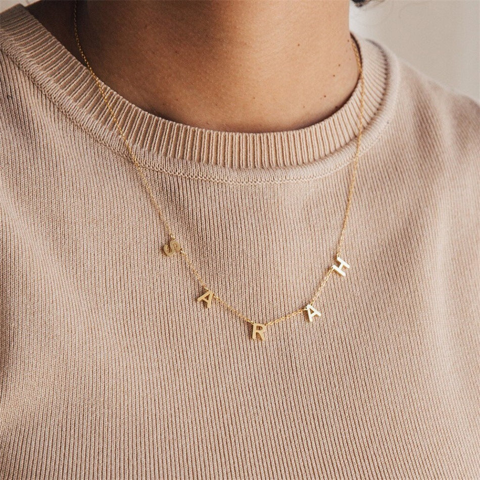 A necklace with 26 English letter names can be customized
