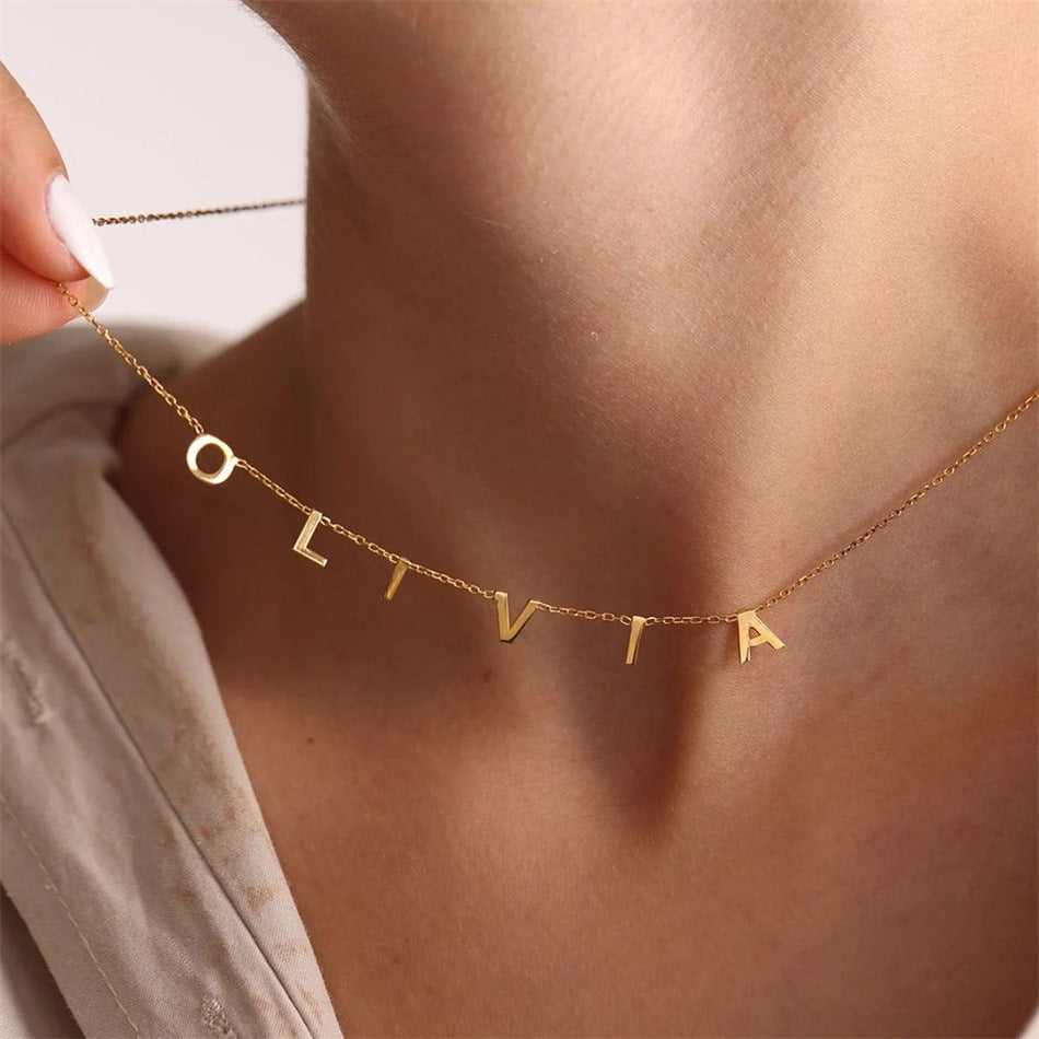 A necklace with 26 English letter names can be customized