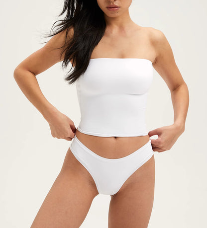 A one-piece strapless look for women as a pure and sensual base