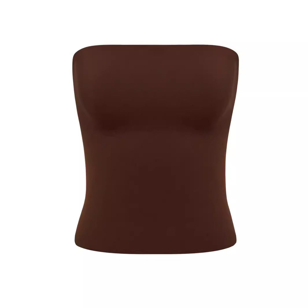 A one-piece strapless look for women as a pure and sensual base
