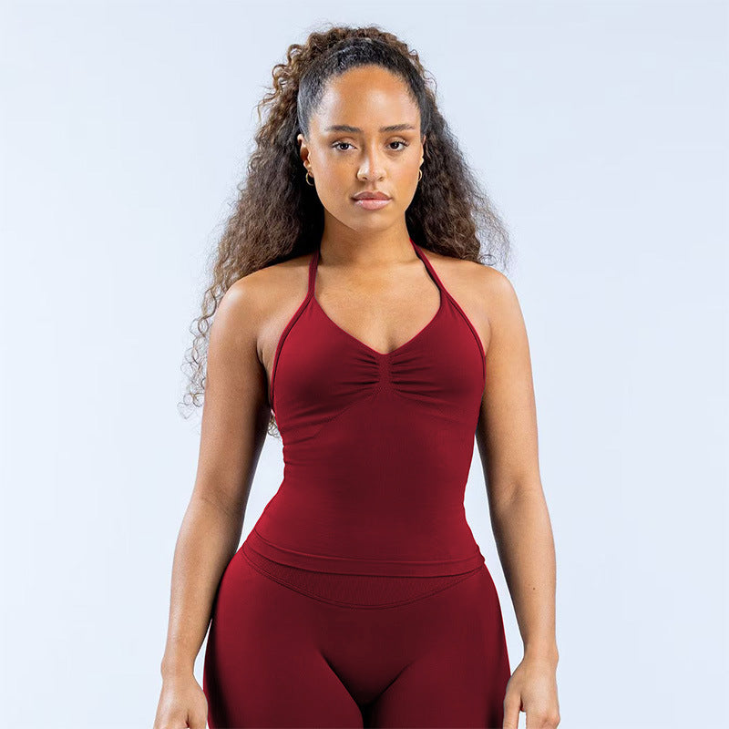 A one-piece yoga vest with a chest cushion for a beautiful back