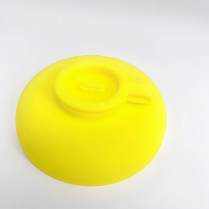 A portable ice cream tray for children's travel