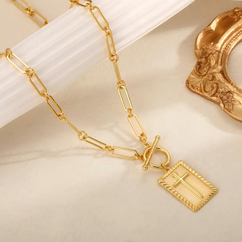 A simple women's stainless steel 14K necklace jewelry