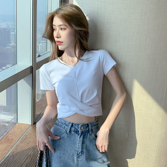 A slim-fitting half-sleeved tight crop top high-waisted T-shirt