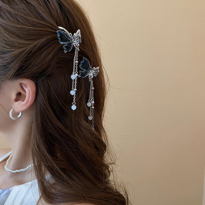 A small shark clip elegant hair accessory for women