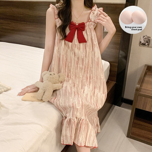 A thin bubble foam nightgown with a chest cushion