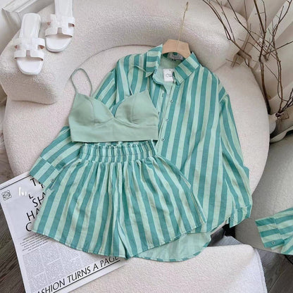 A two-piece set of fashionable striped shirts