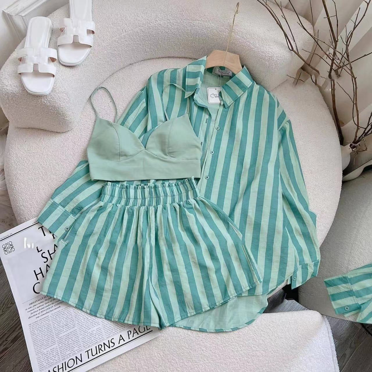 A two-piece set of fashionable striped shirts