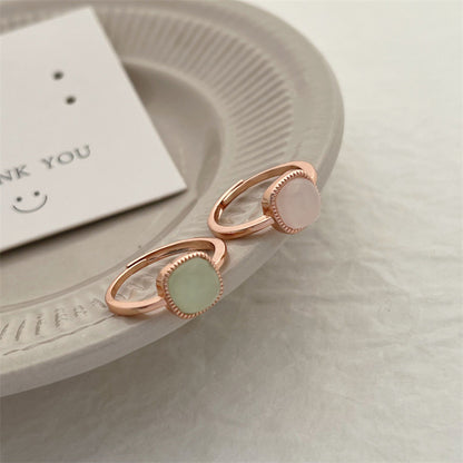 A white jade ring