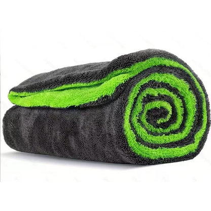 Absorbent towel with seamless water absorption