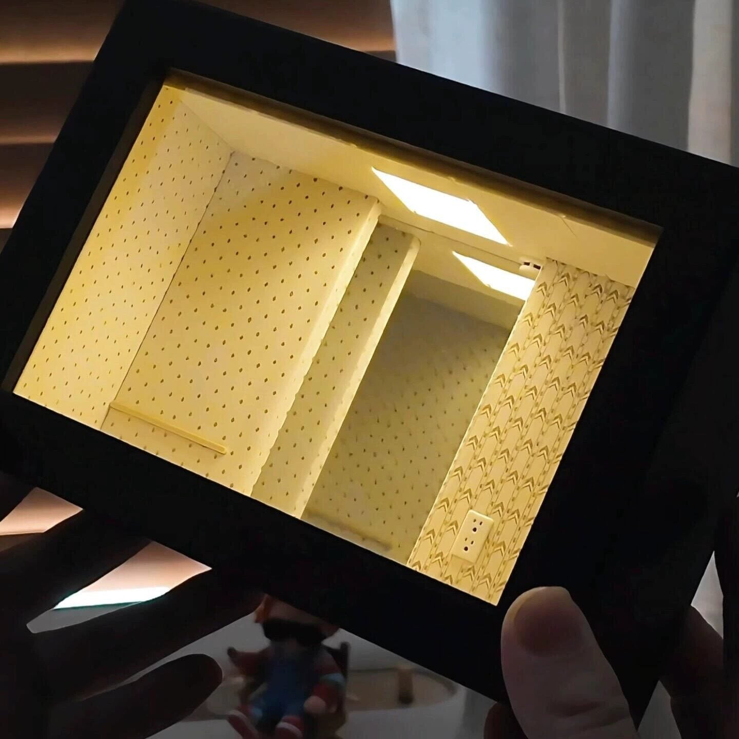 Abyss Mirror Photo Frame LED Display