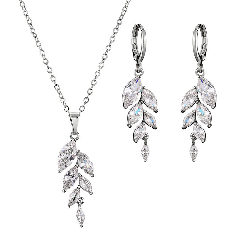 Accessories: Necklace and Ear Hooks