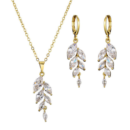 Accessories: Necklace and Ear Hooks