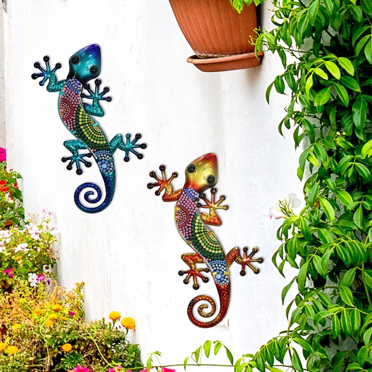 Acrylic gecko