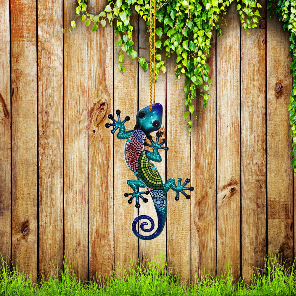 Acrylic gecko