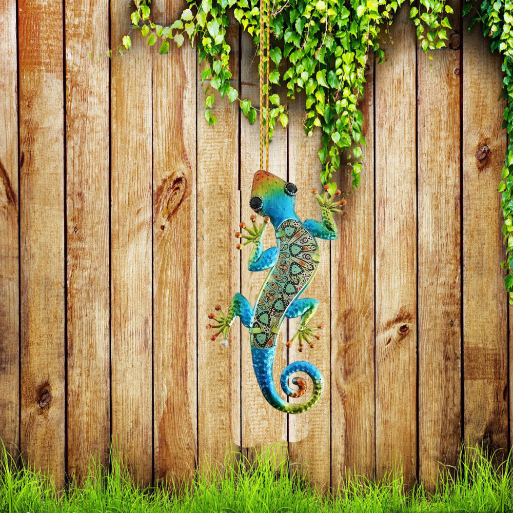 Acrylic gecko