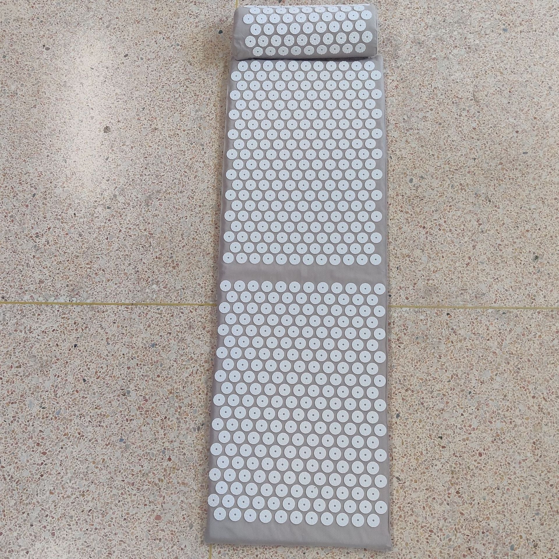 Acupuncture massage mat