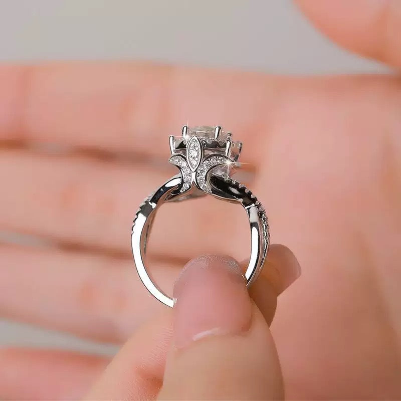Adjustable Cubic Zirconia Ring Women Classic Six Claw Design