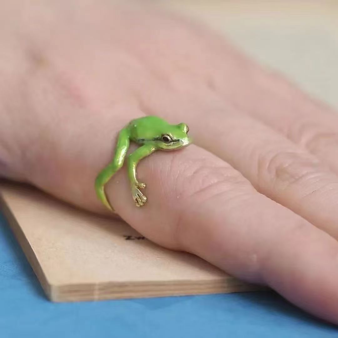 Adjustable Frog Design Fashion Ring