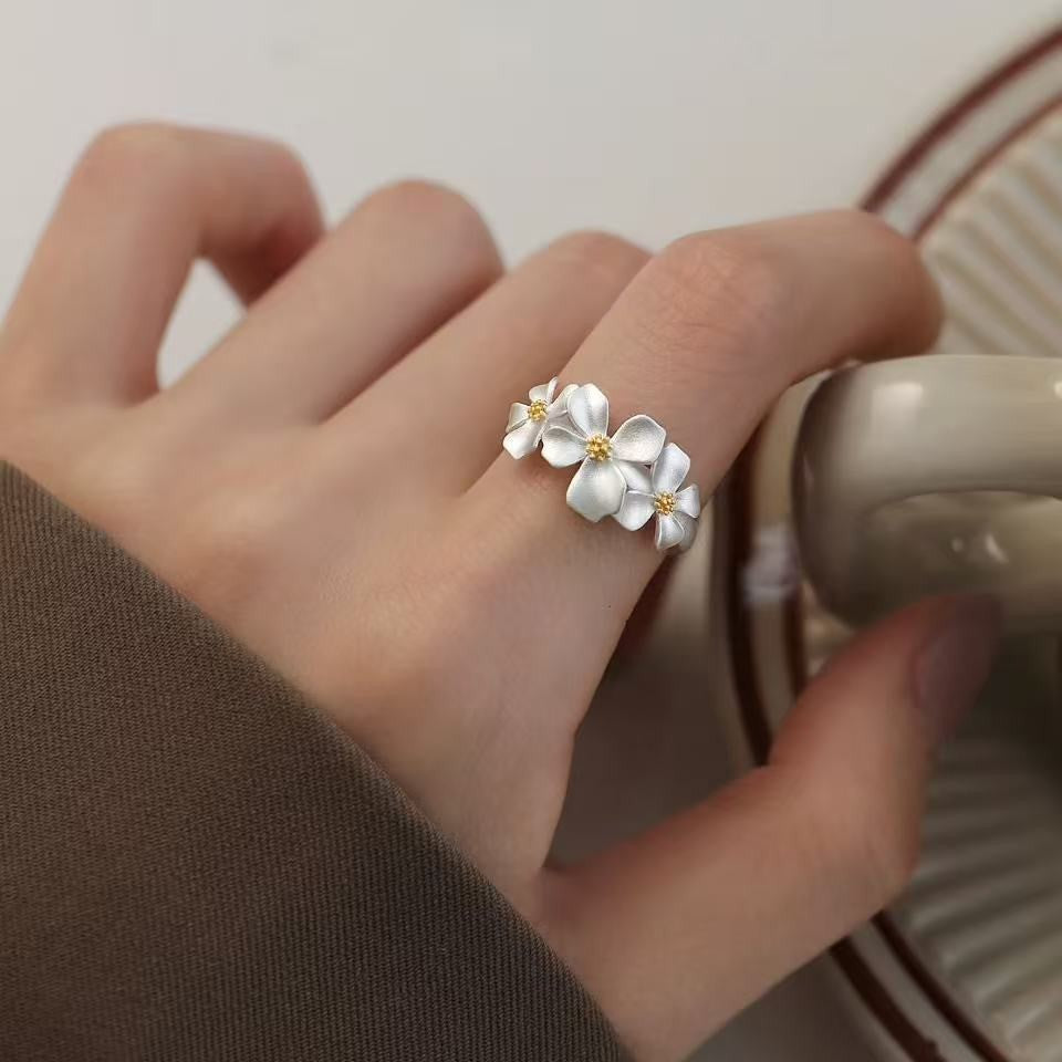 Adjustable Gardenia Open Ring
