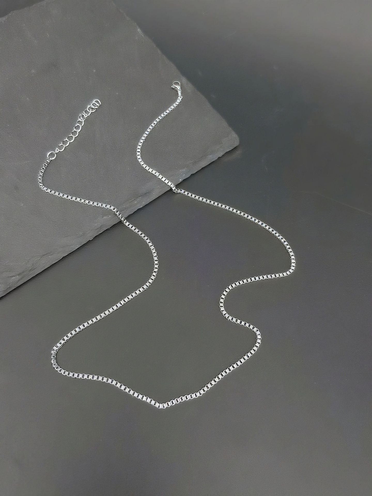Adjustable Geometric Hammer Necklace
