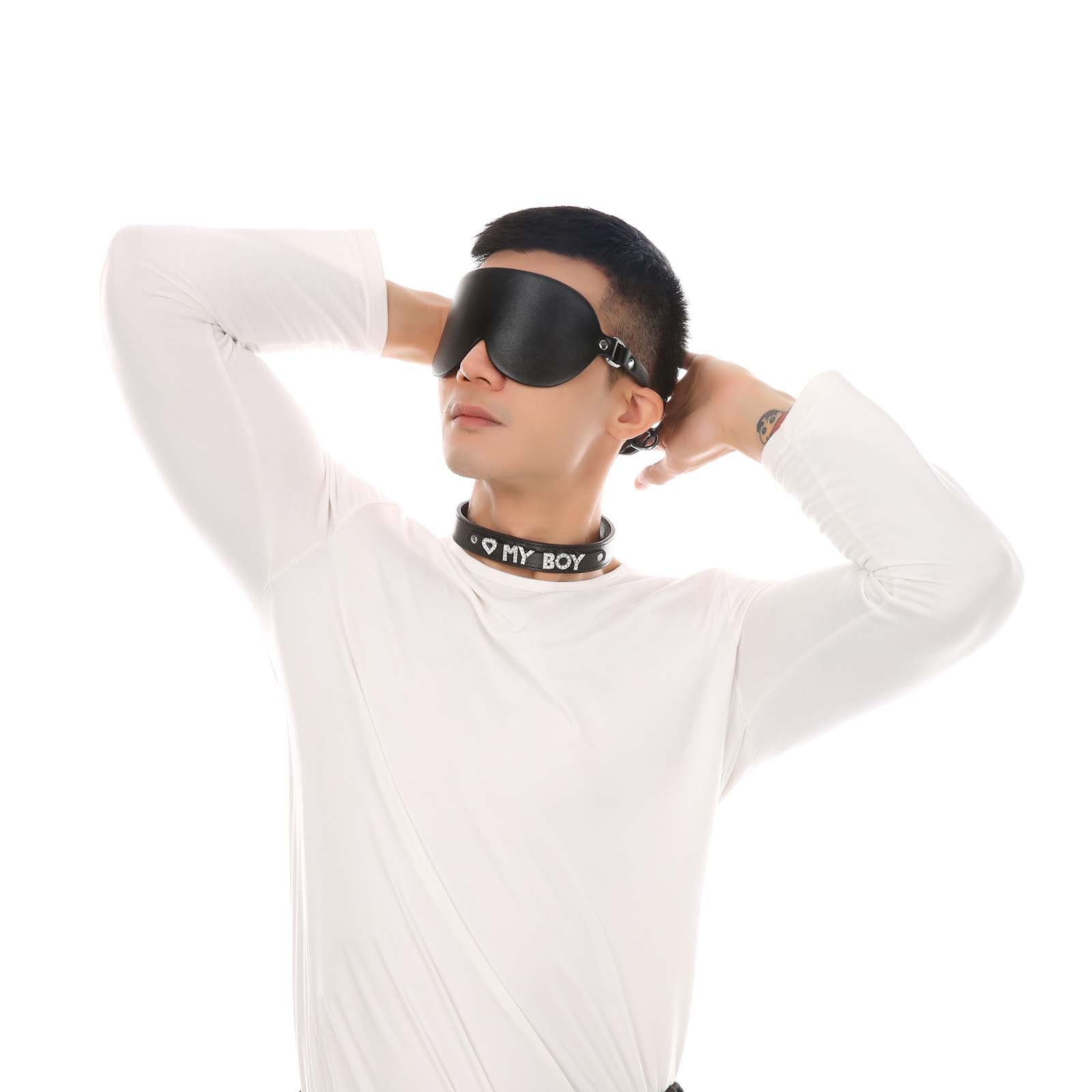 Adjustable letter collar