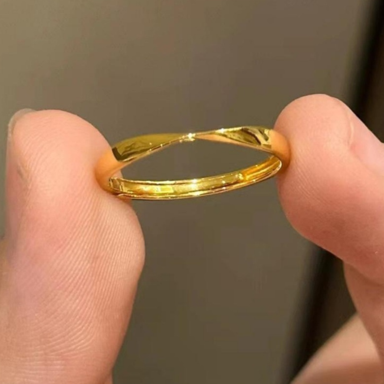 Adjustable Mobius Infinity Ring