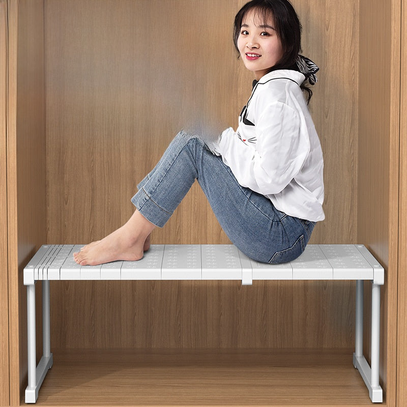 Adjustable wardrobe cabinets without the need for drilling