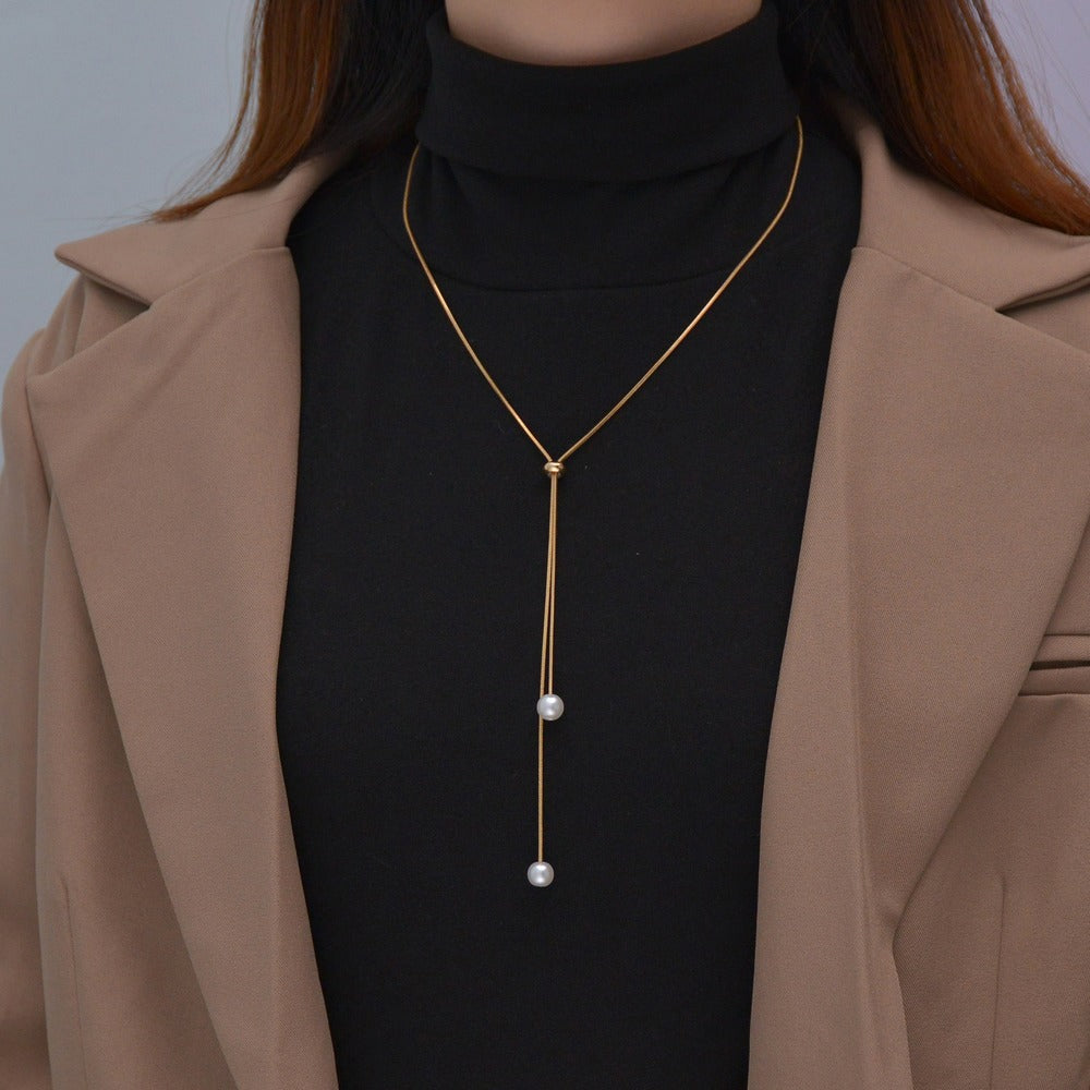 Adjustable women's necklace