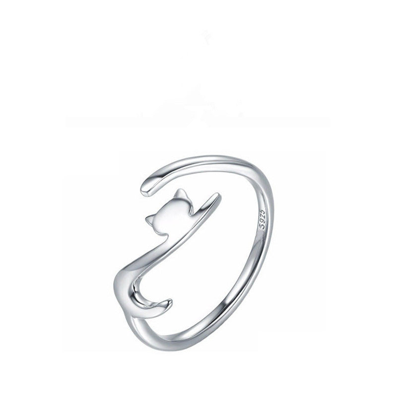 Adorable and mischievous kitten-shaped Silver Ring