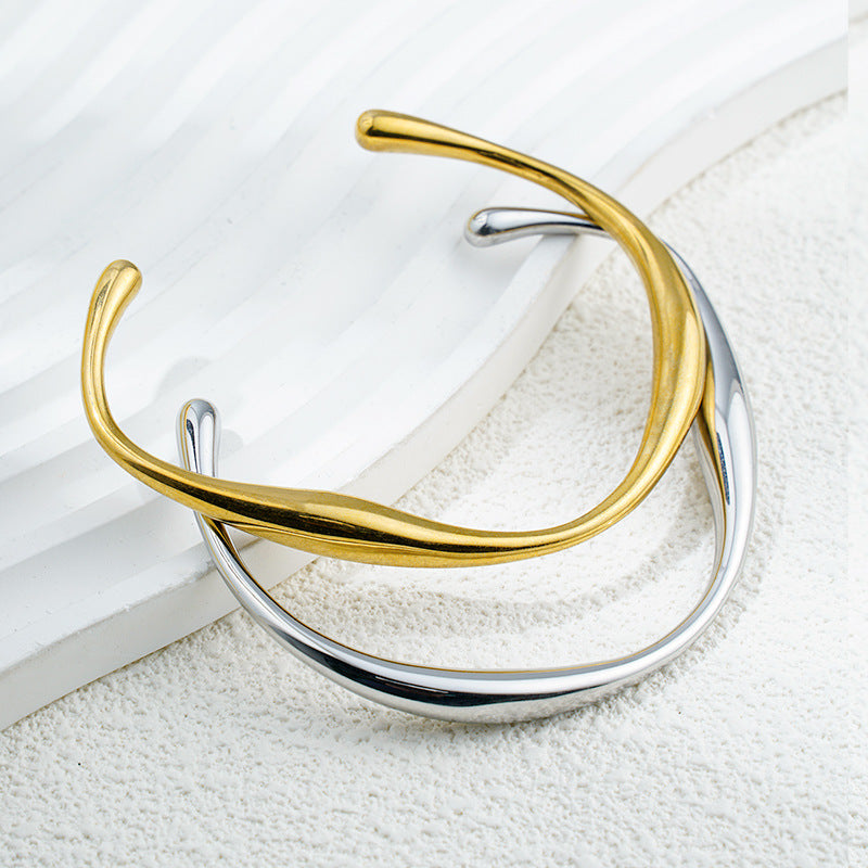 Alien-shaped open bracelet